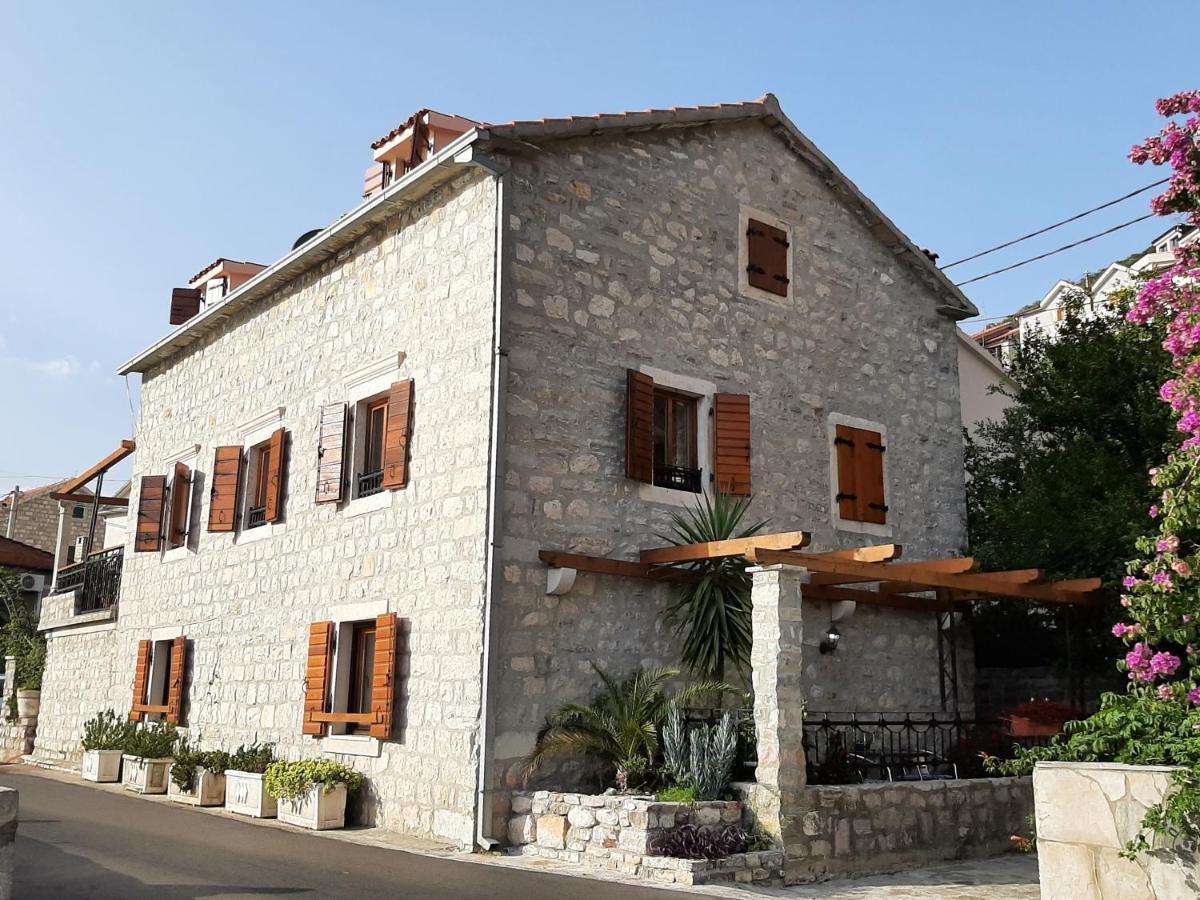 Serventi Apartment